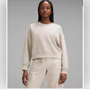 Soft Stream Perfectly Oversized Cropped Crew